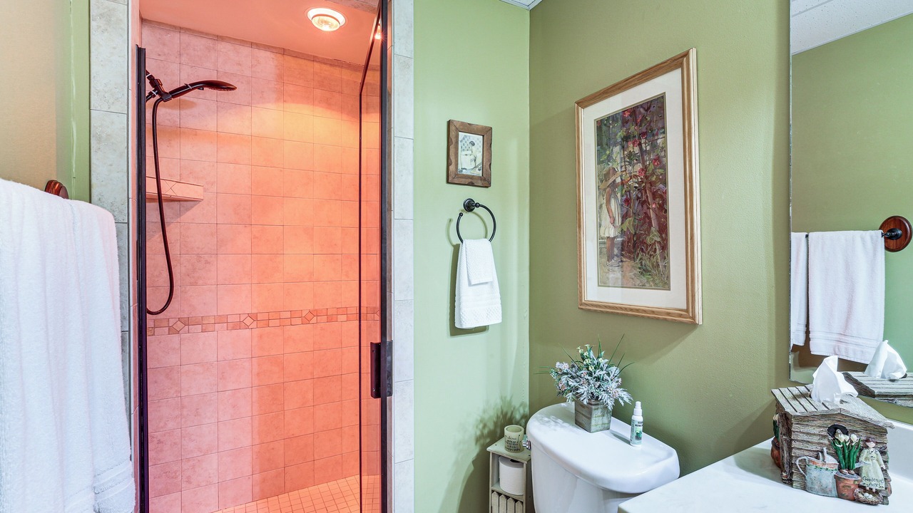 Photo of Bathroom in Piney Creek