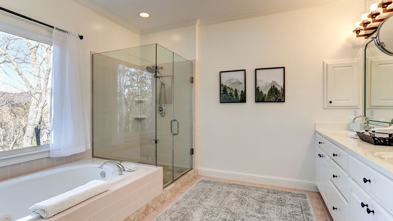 Photo of Bathroom in Big Canoe