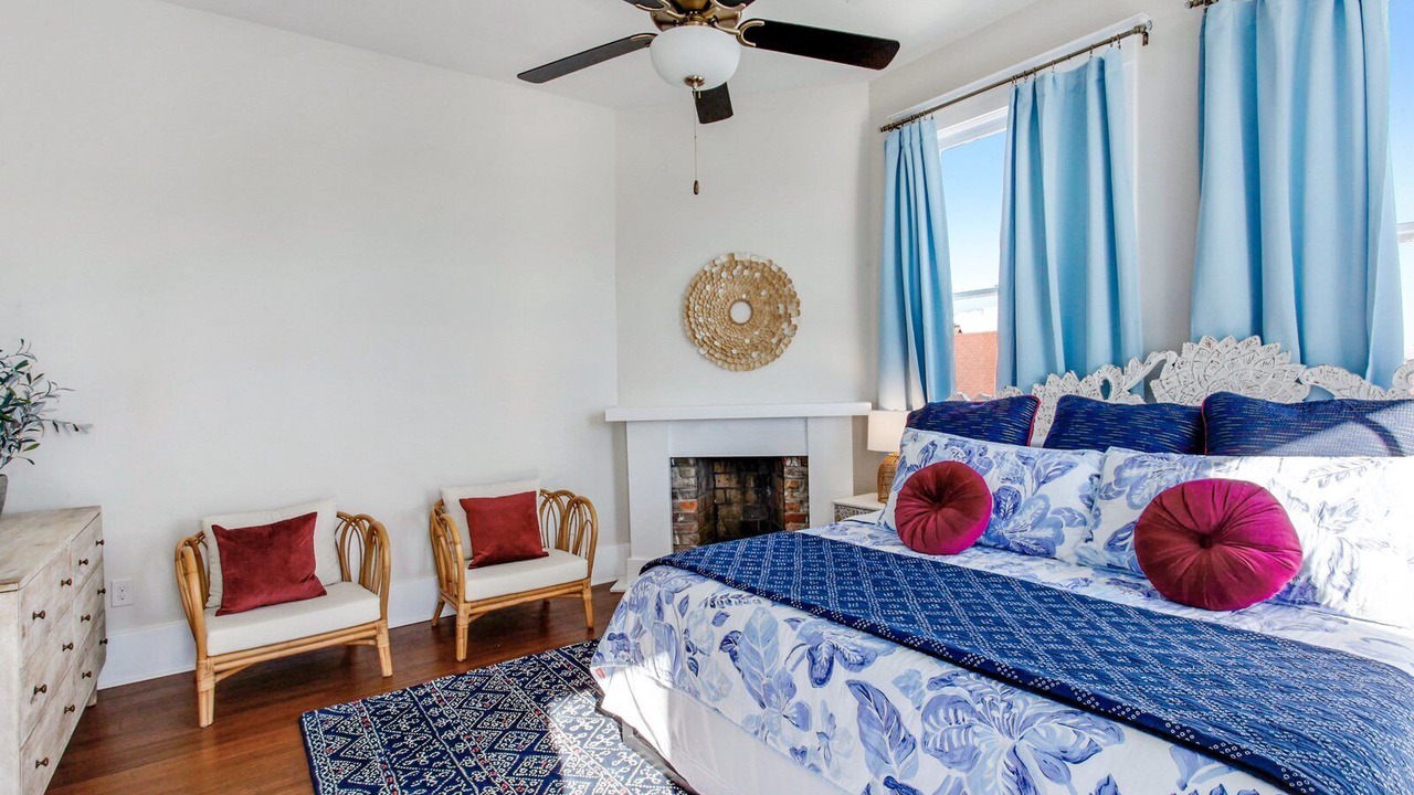 Photo of Bedroom in Metropolitan