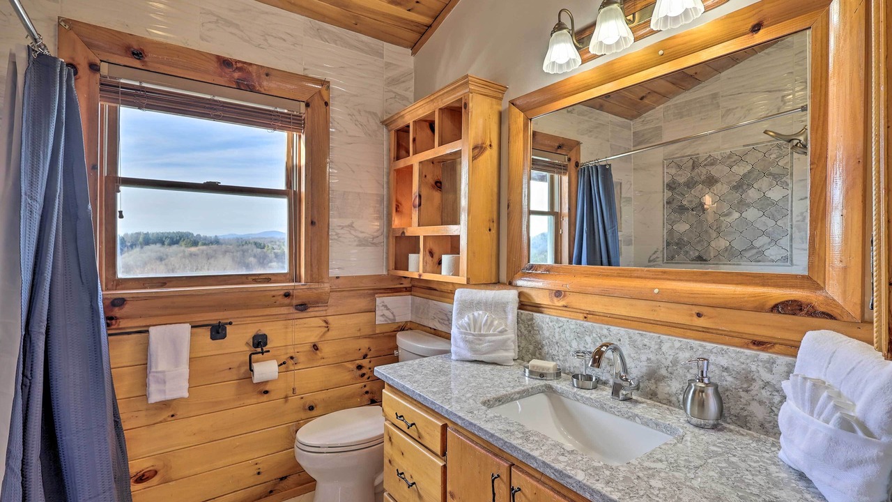 Photo of Bathroom in Piney Creek
