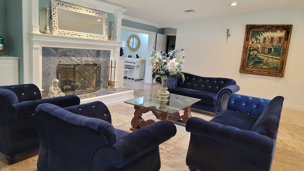 Photo of Livingroom in Desoto Acres