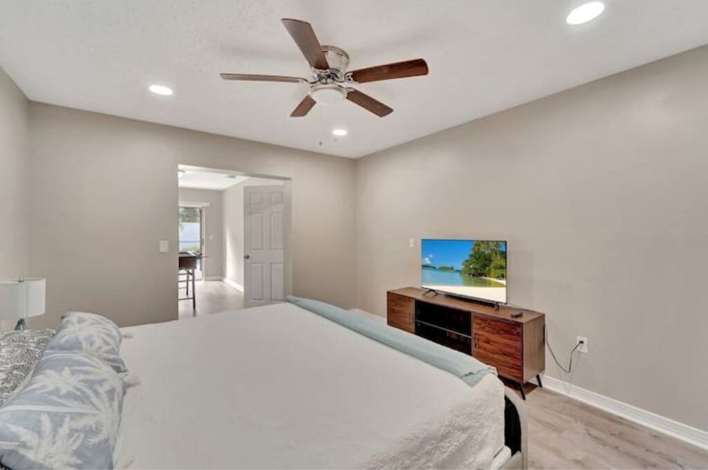 Photo of Bedroom in Lake Sarasota