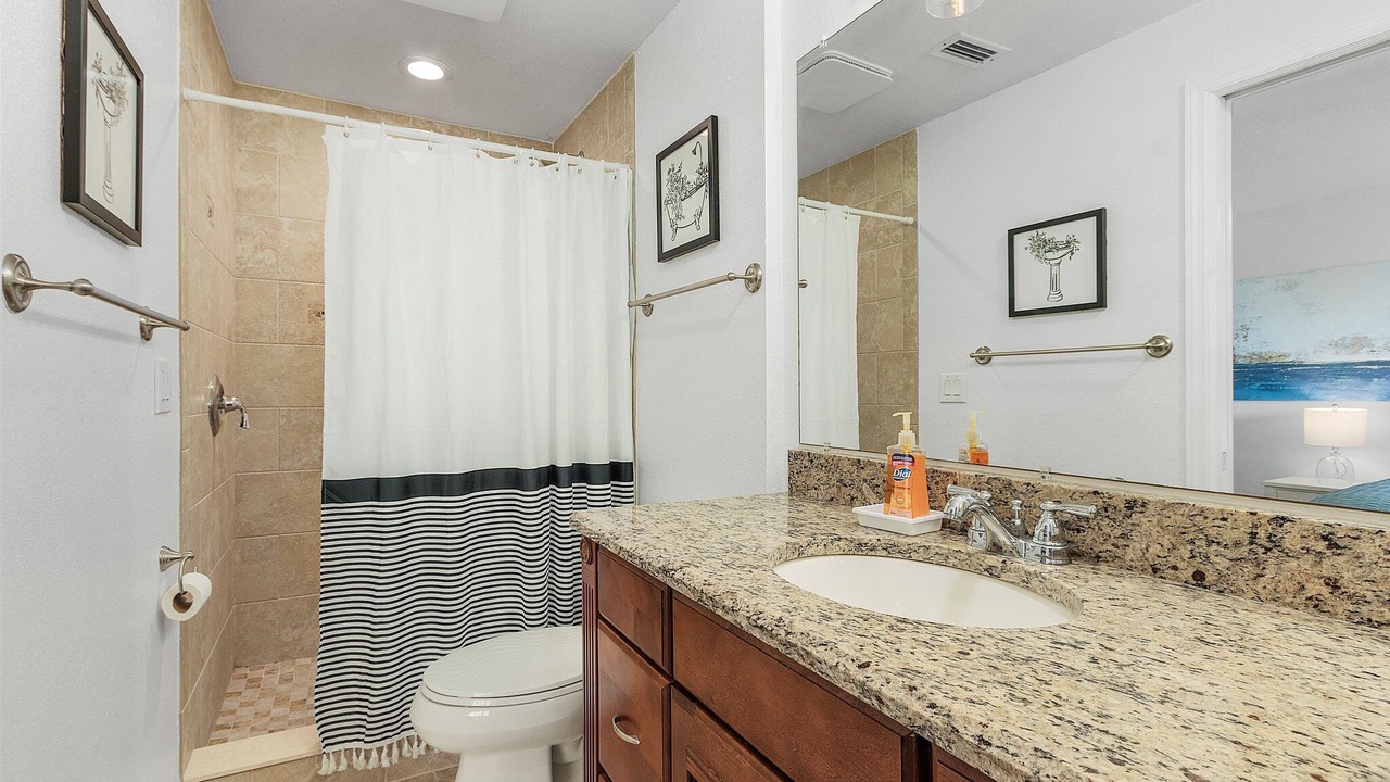 Photo of Bathroom in Caloosahatchee
