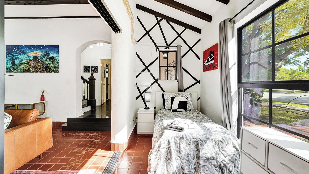Photo of Bedroom in South Lake