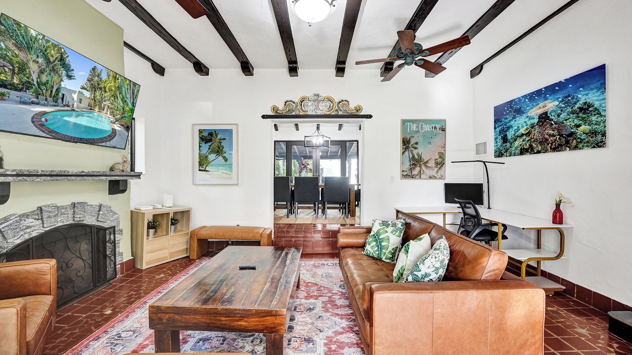 Photo of Livingroom in South Lake