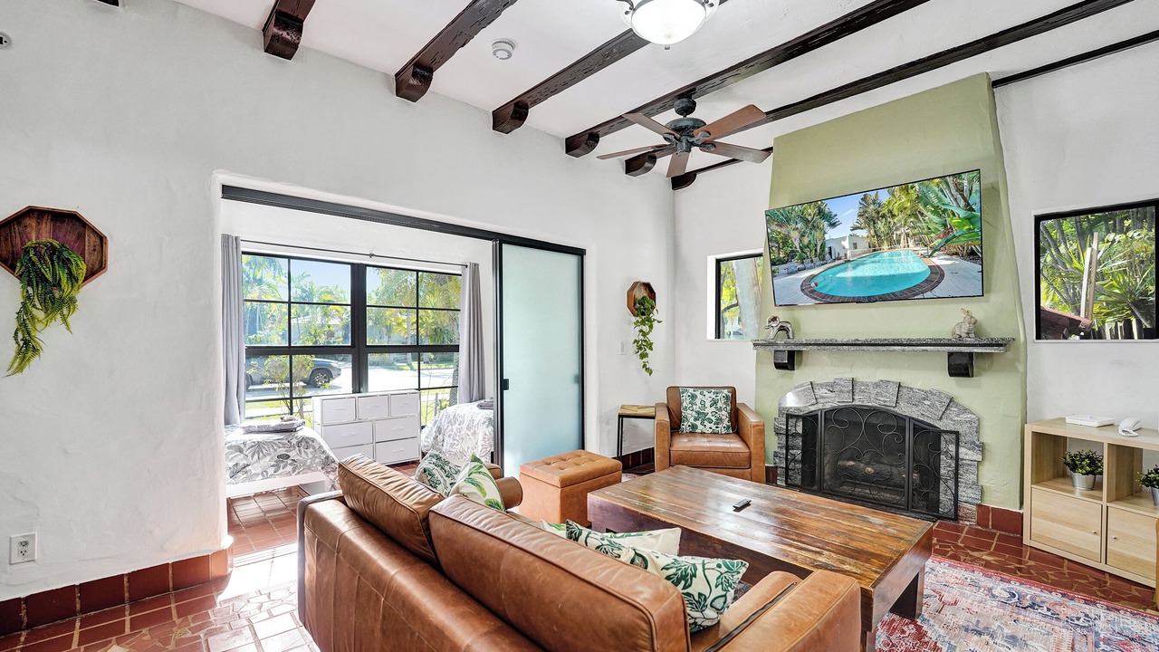 Photo of Livingroom in South Lake