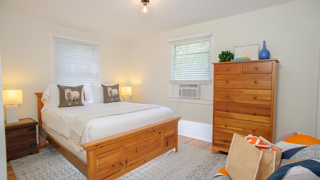 Photo of Bedroom in Lagoon Heights