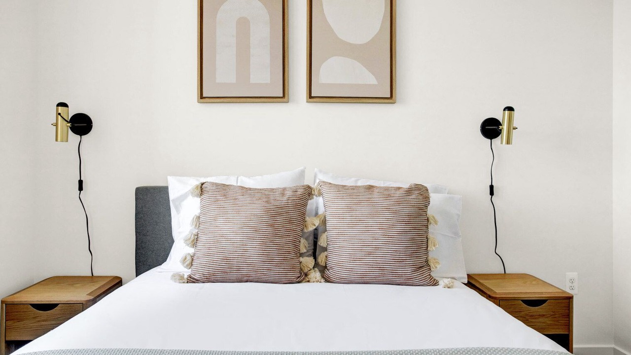 Photo of Bedroom in Woodmont Triangle