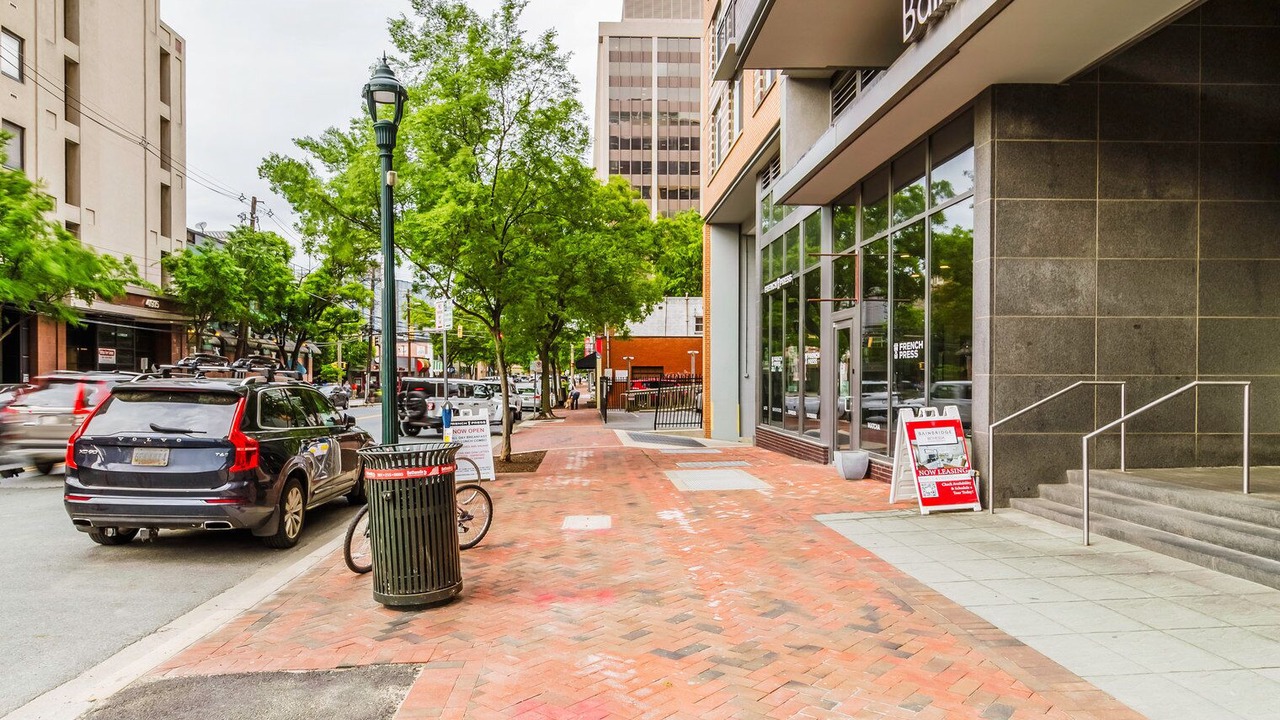 Photo of Outdoor in Woodmont Triangle