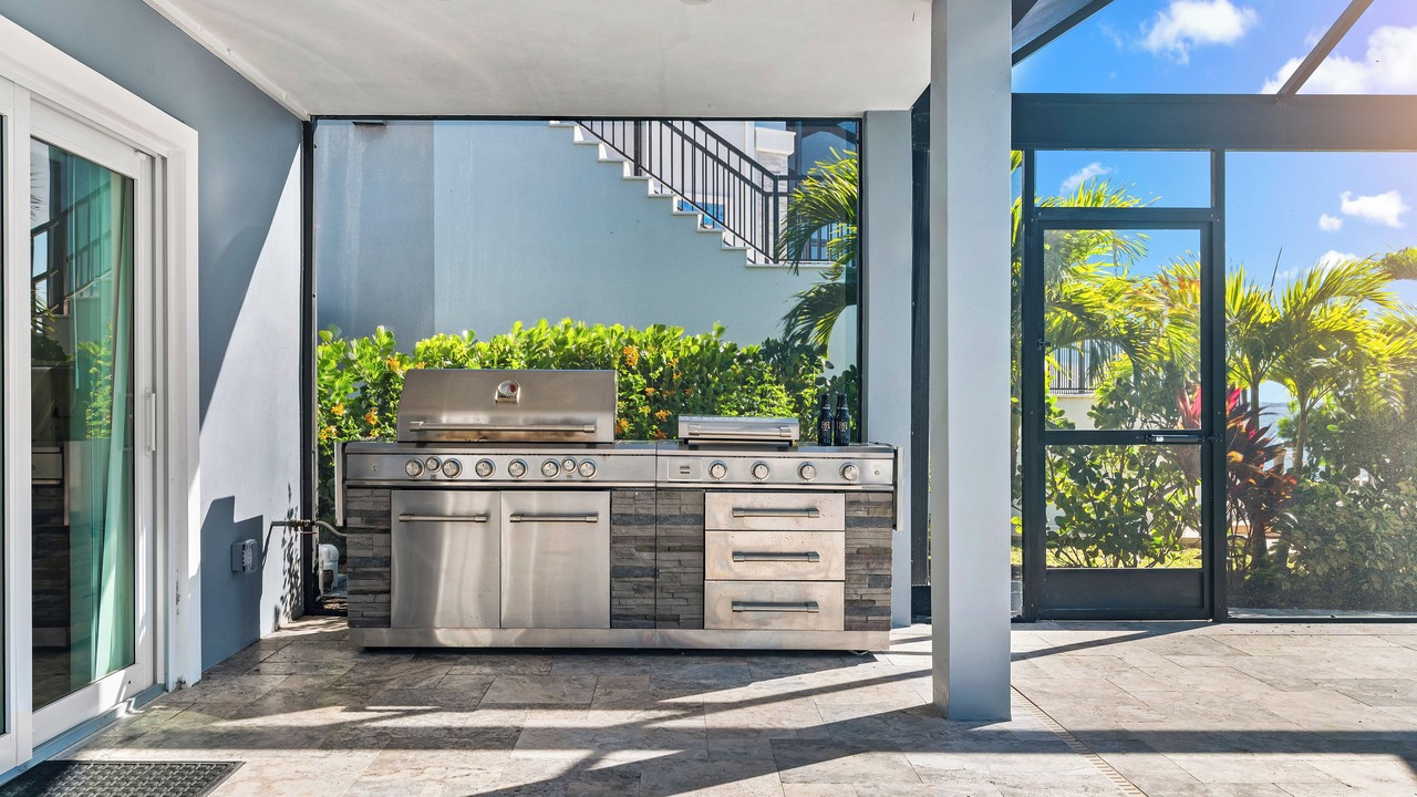 Photo of Patio Balcony in Yacht Club