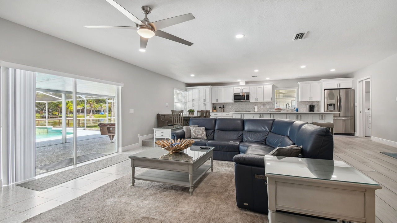 Photo of Livingroom in Westchase
