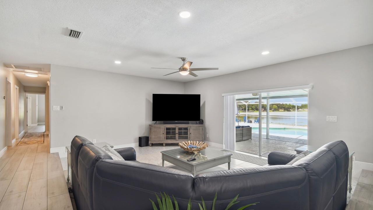 Photo of Livingroom in Westchase