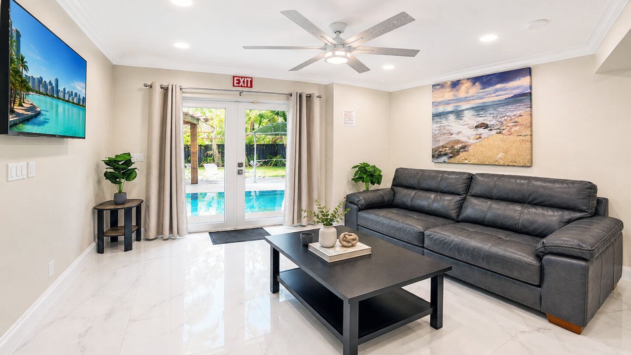 Photo of Livingroom in South Lake