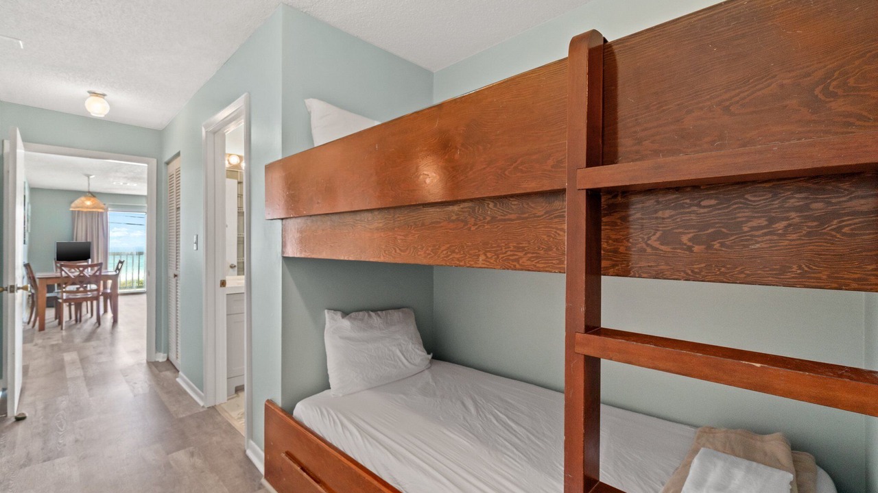 Photo of Bedroom in Laguna Beach