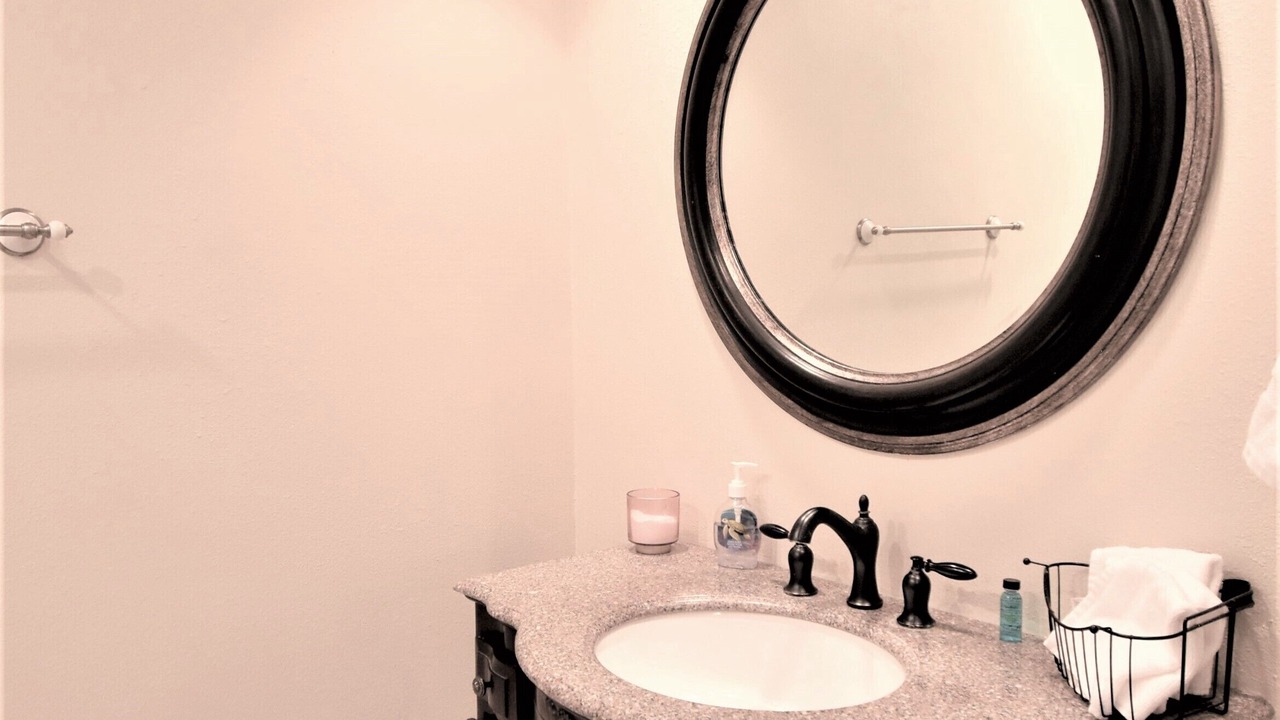 Photo of Bathroom in Saddlebrook