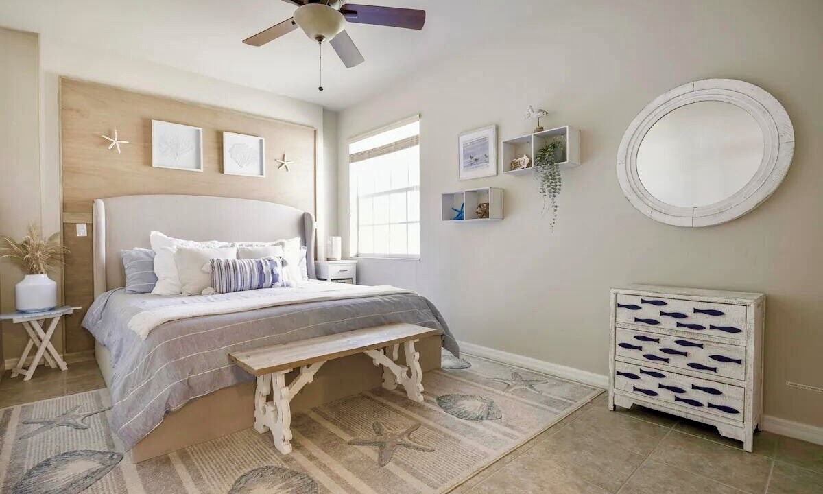 Photo of Bedroom in Yacht Club