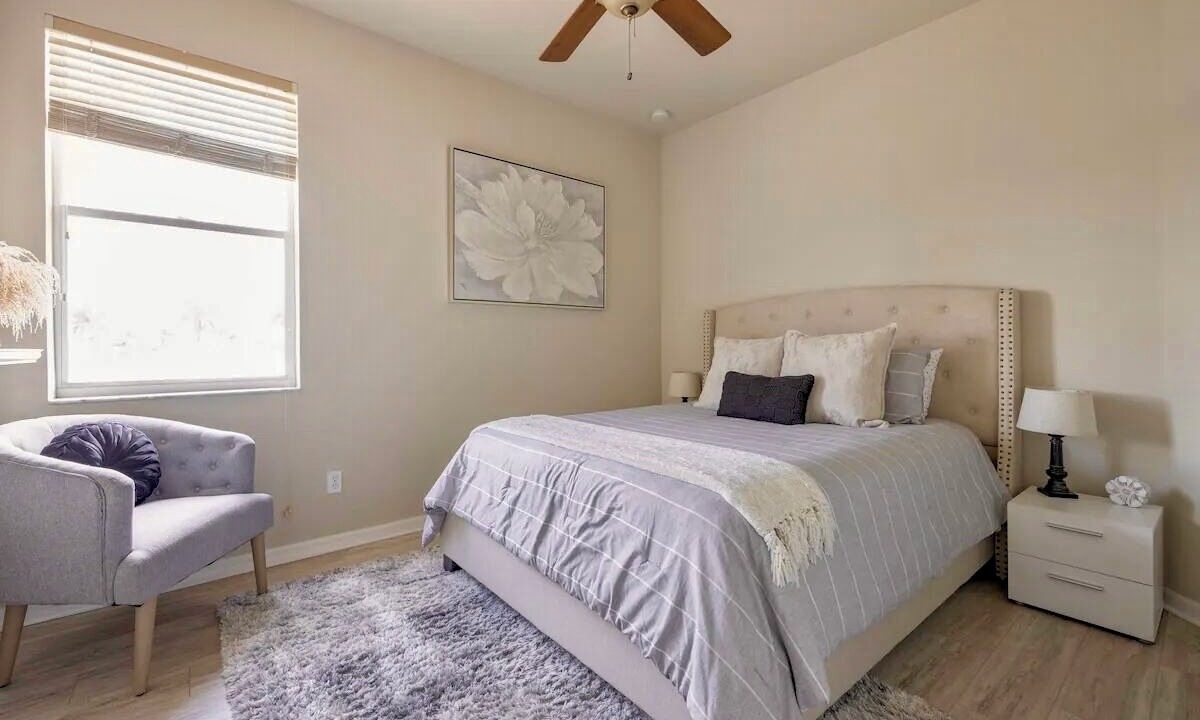 Photo of Bedroom in Yacht Club