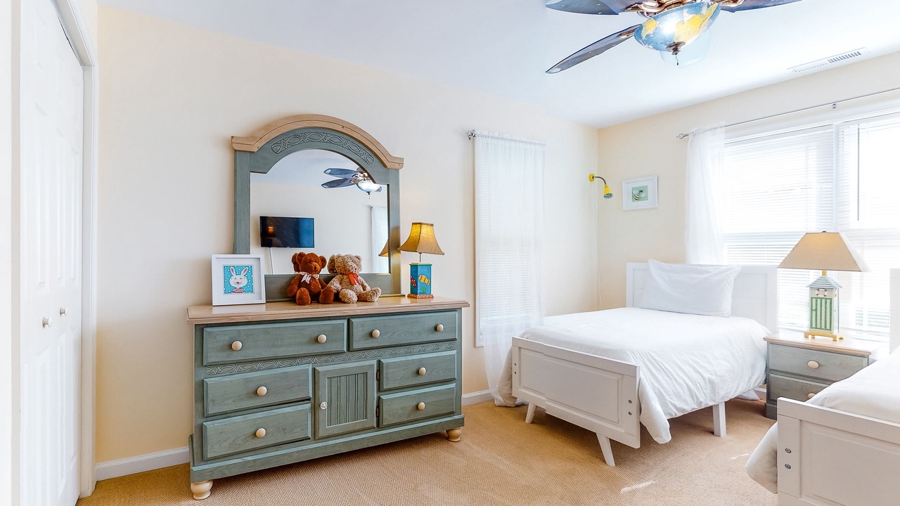 Photo of Bedroom in Country Club Estates
