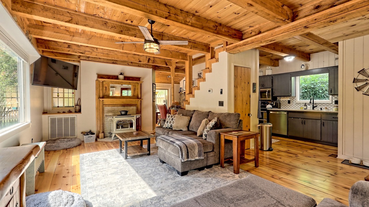 Photo of Livingroom in Murphy
