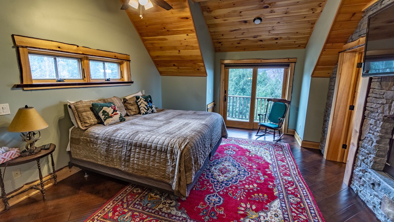 Photo of Bedroom in North Creek