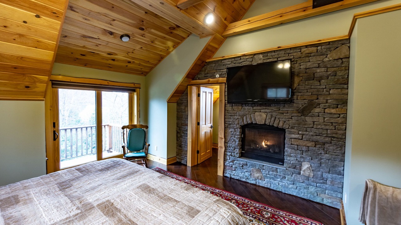 Photo of Bedroom in North Creek