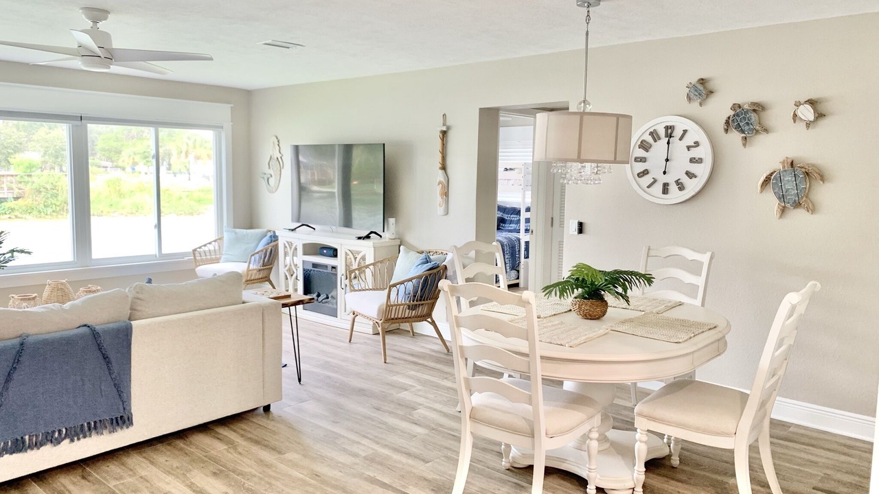 Photo of Livingroom in Springs at Kings Bay