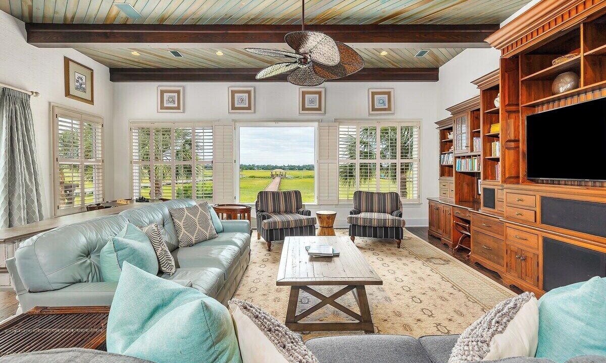 Photo of Livingroom in East Beach
