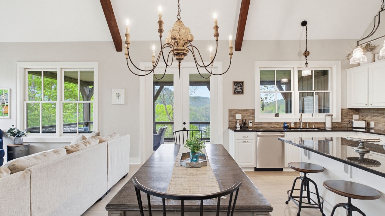 Photo of Livingroom in Bear Lake Reserve