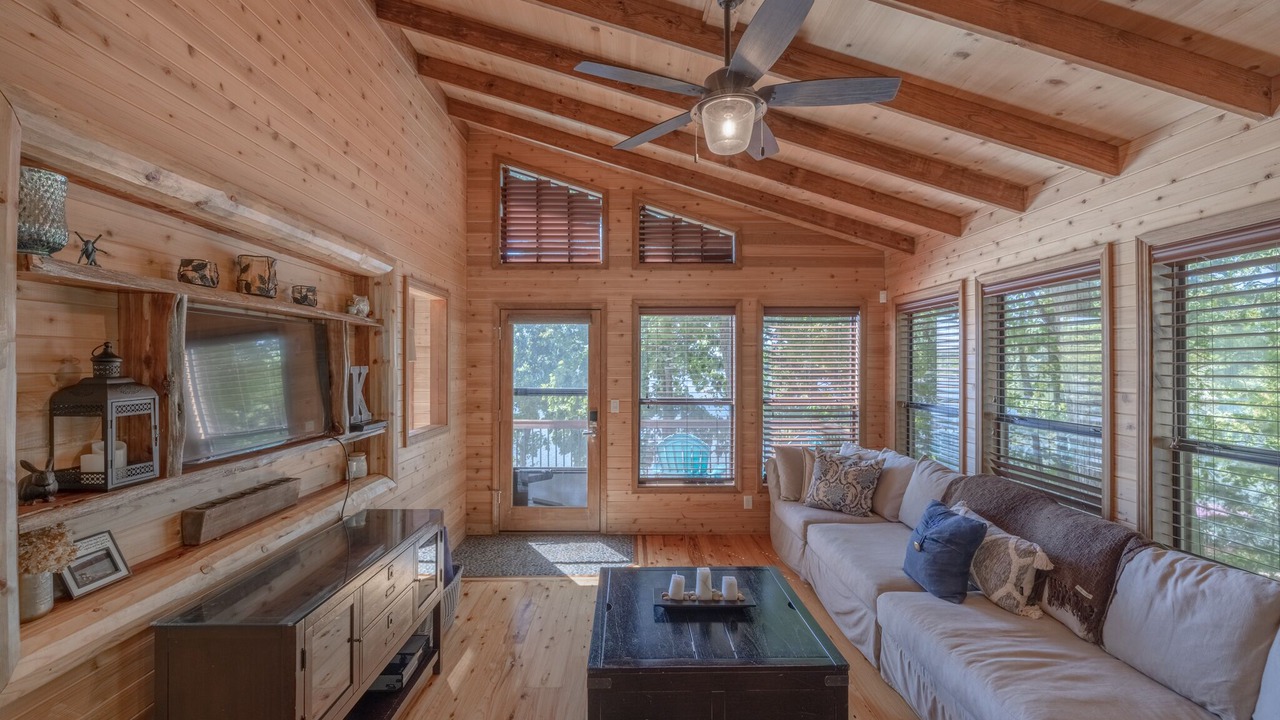 Photo of Livingroom in Innsbrook