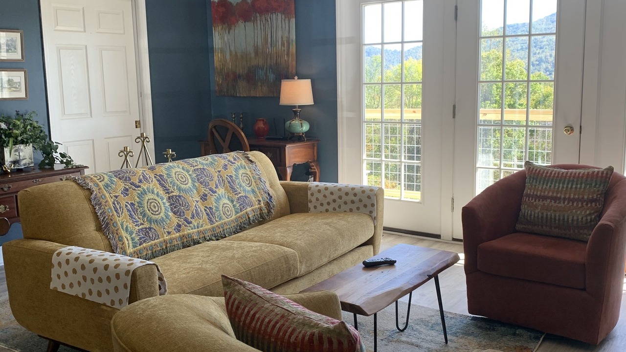 Photo of Livingroom in Bakersville