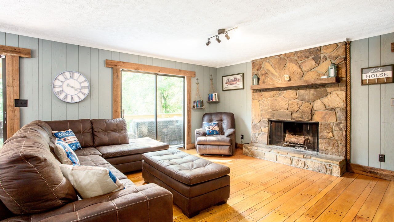 Photo of Livingroom in Dawsonville