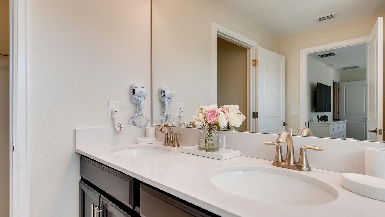 Photo of Bathroom in Four Corners
