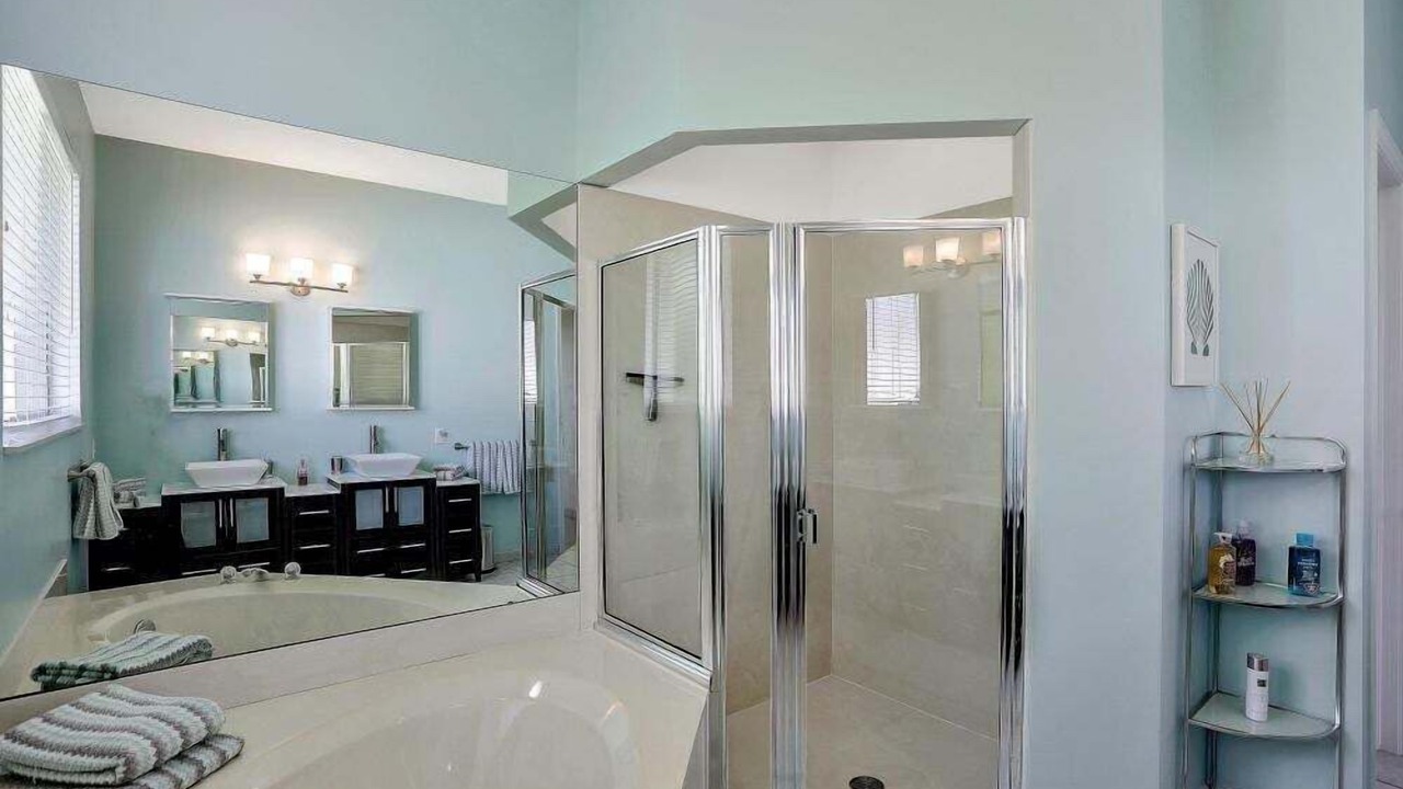 Photo of Bathroom in Cape Harbour