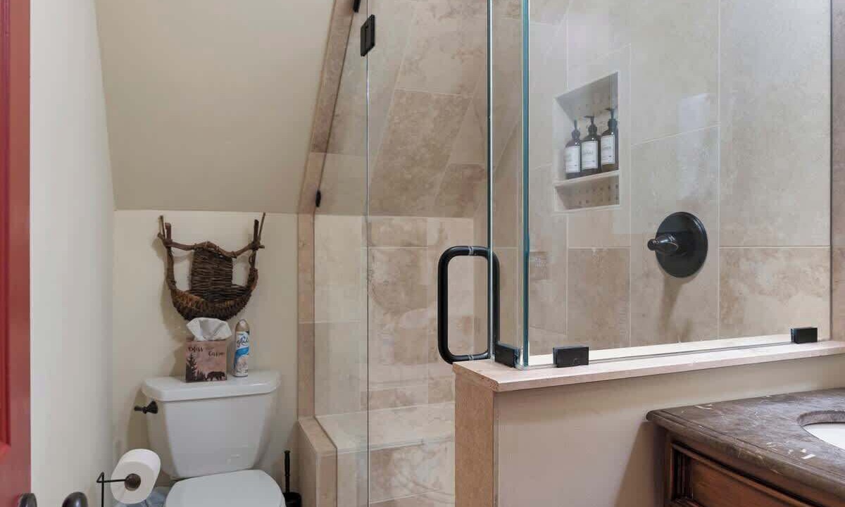 Photo of Bathroom in Big Canoe