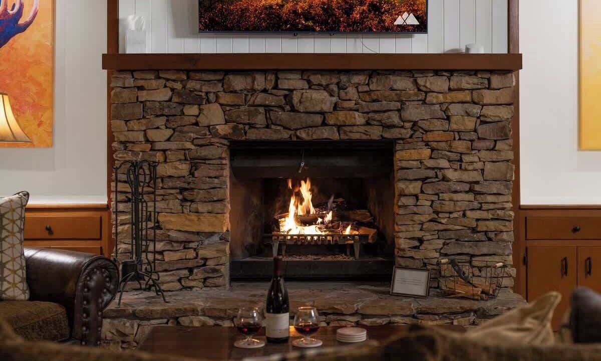 Photo of Livingroom in Big Canoe