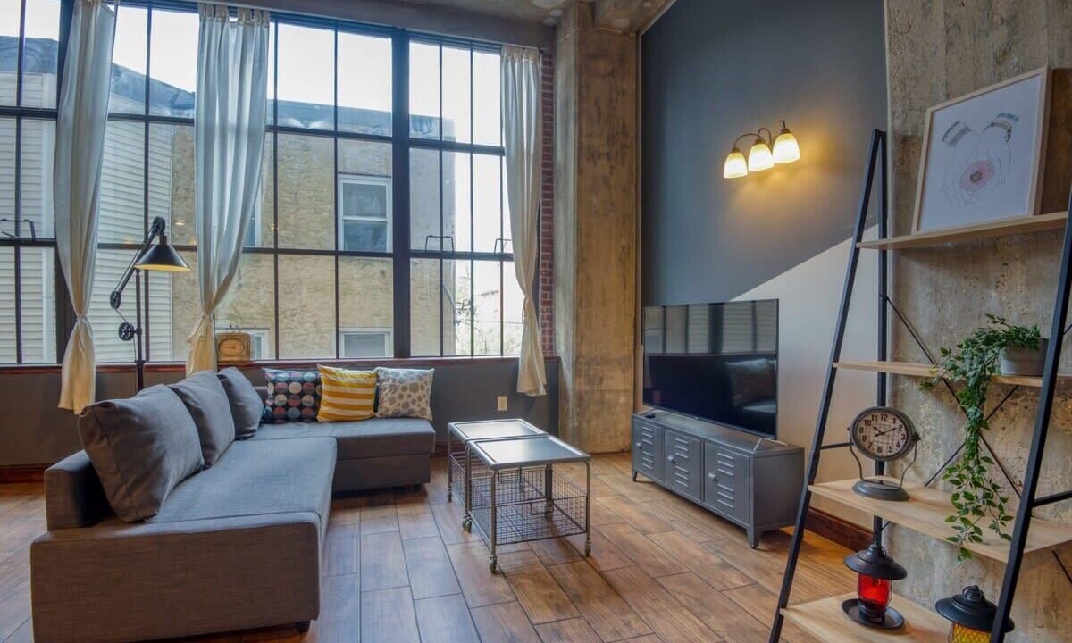 Photo of Livingroom in West Poplar