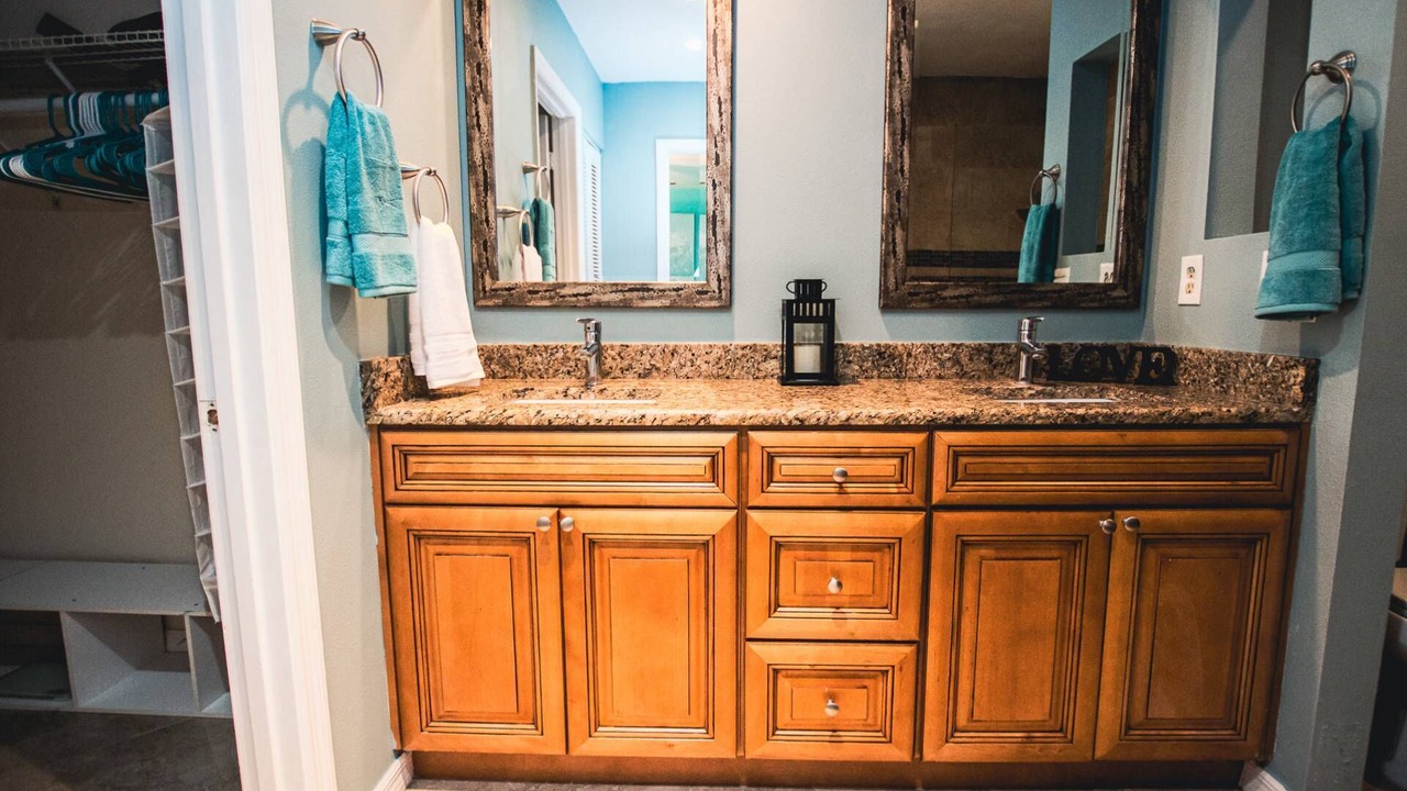 Photo of Bathroom in Saddlebrook