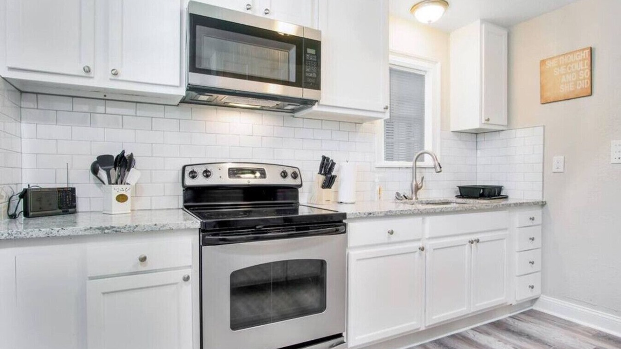 Photo of Kitchen in Lakeshore South