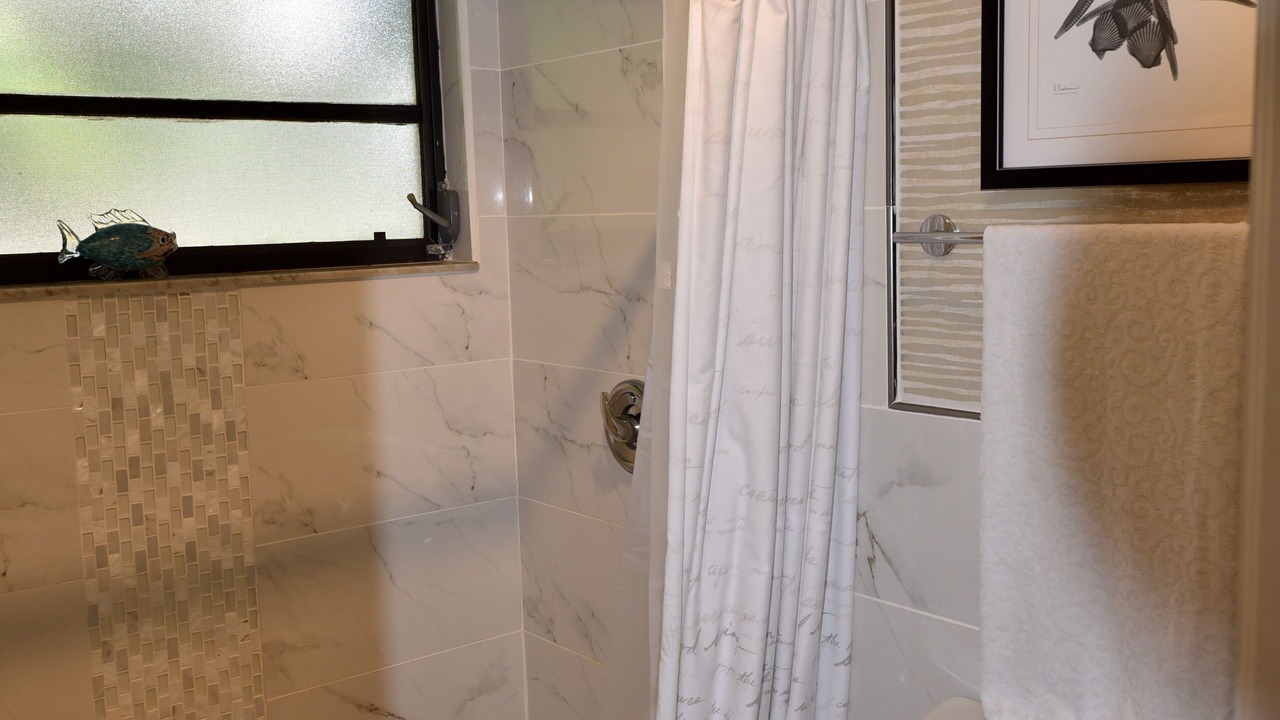 Photo of Bathroom in Caloosahatchee