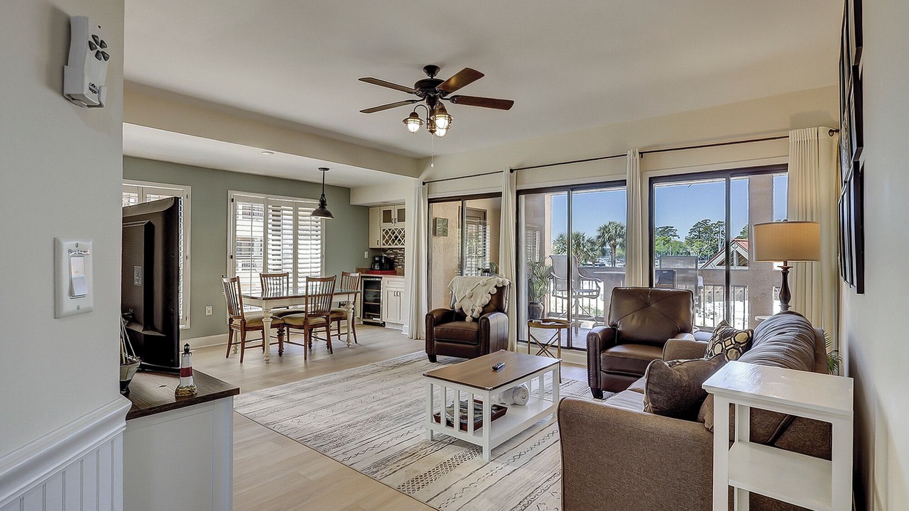 Photo of Livingroom in Shelter Cove