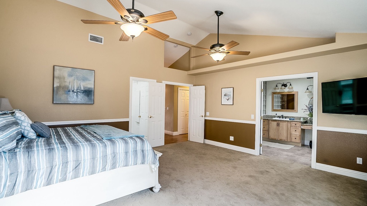 Photo of Bedroom in Black Mountain