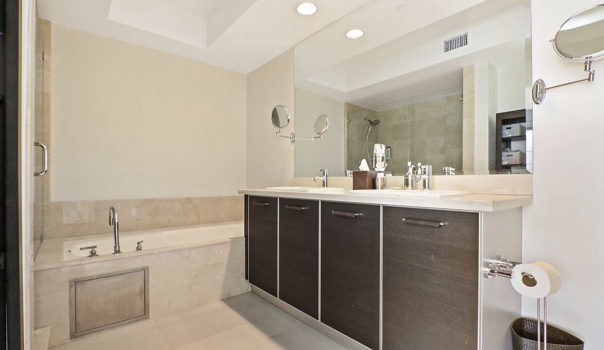 Photo of Bathroom in Beverly Grove