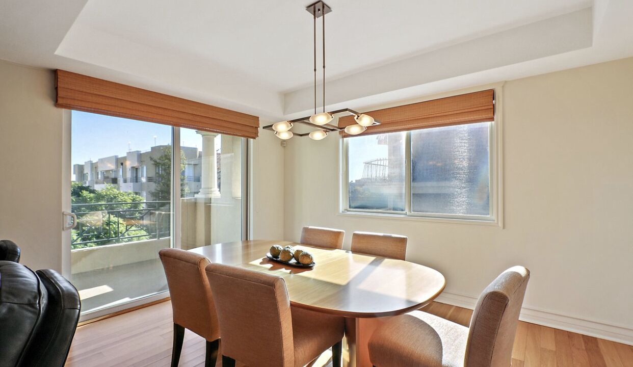 Photo of Livingroom in Beverly Grove