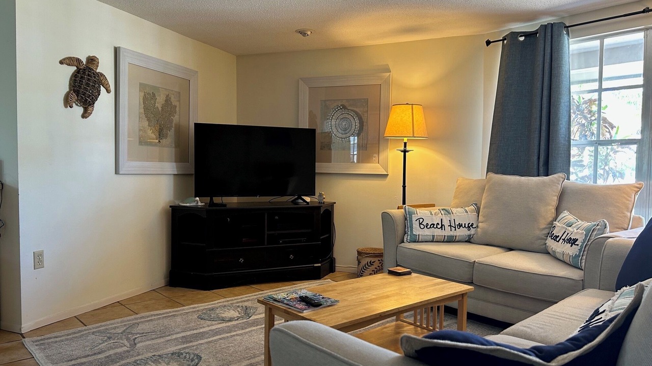 Photo of Livingroom in Gulf Gate Estates