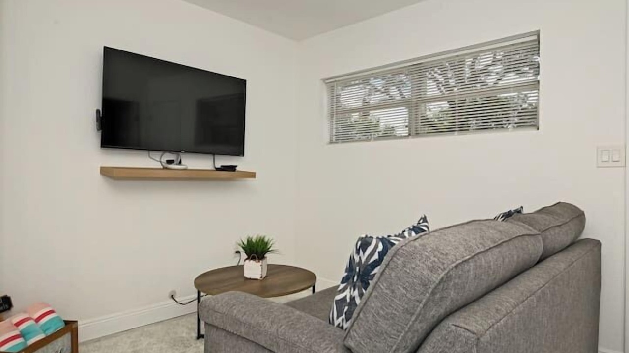 Photo of Livingroom in Poinsettia Heights
