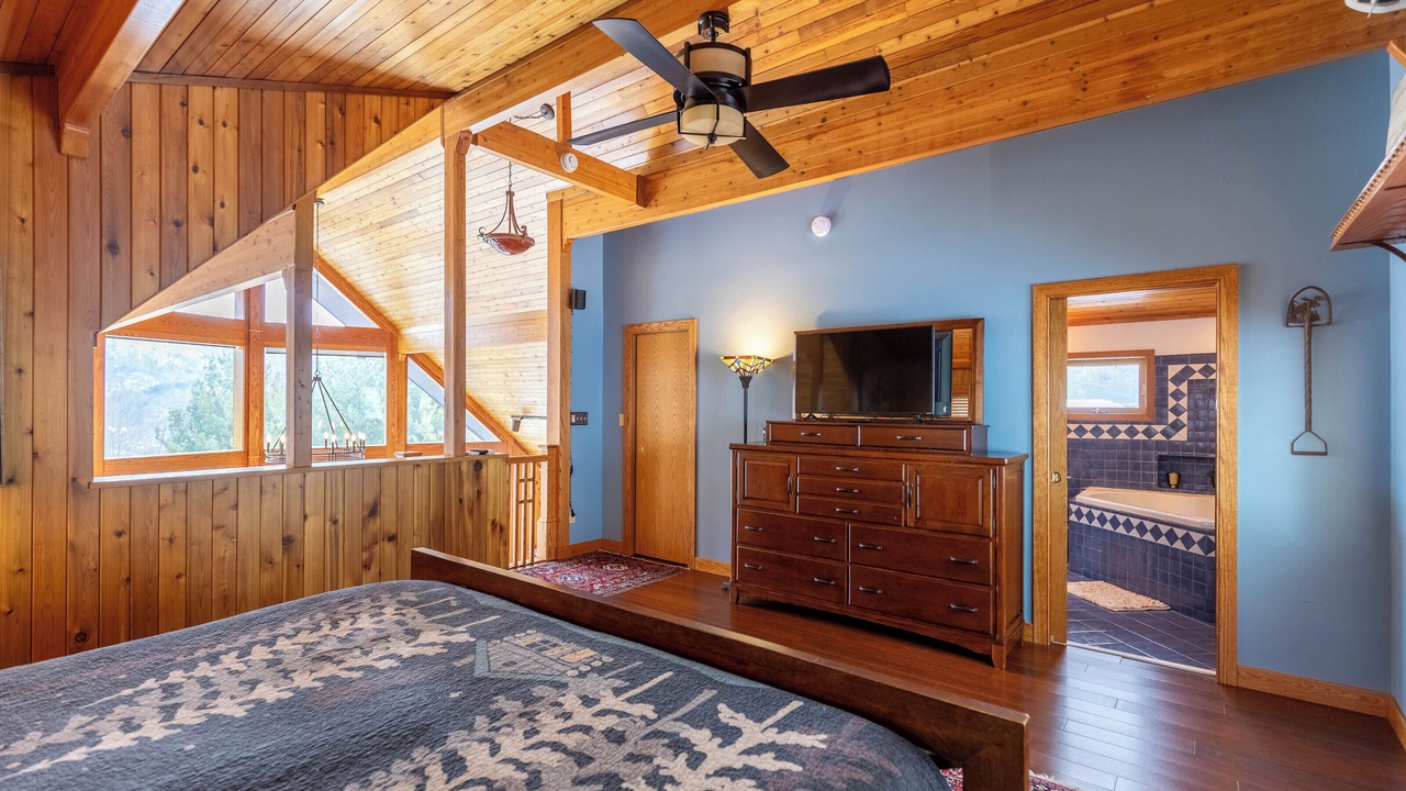 Photo of Bedroom in Sugar Grove