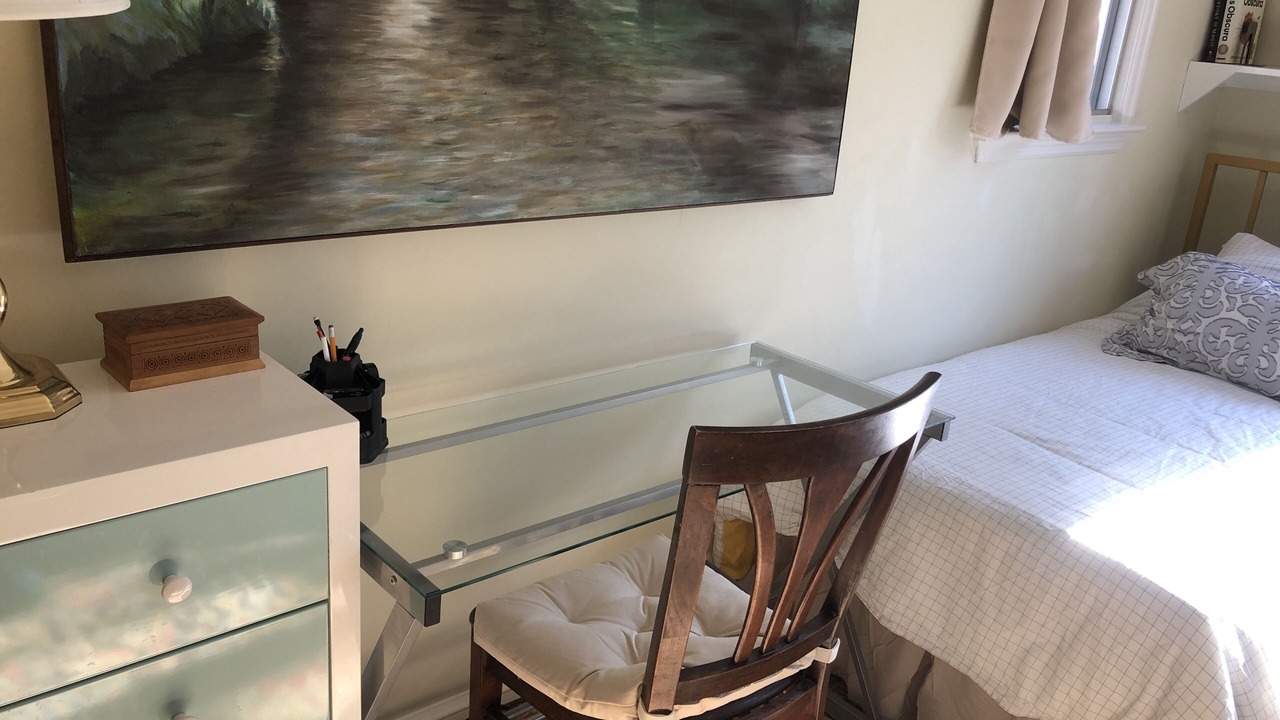 Photo of Bedroom in Woodmont Triangle