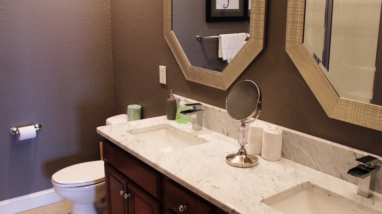 Photo of Bathroom in Manteo