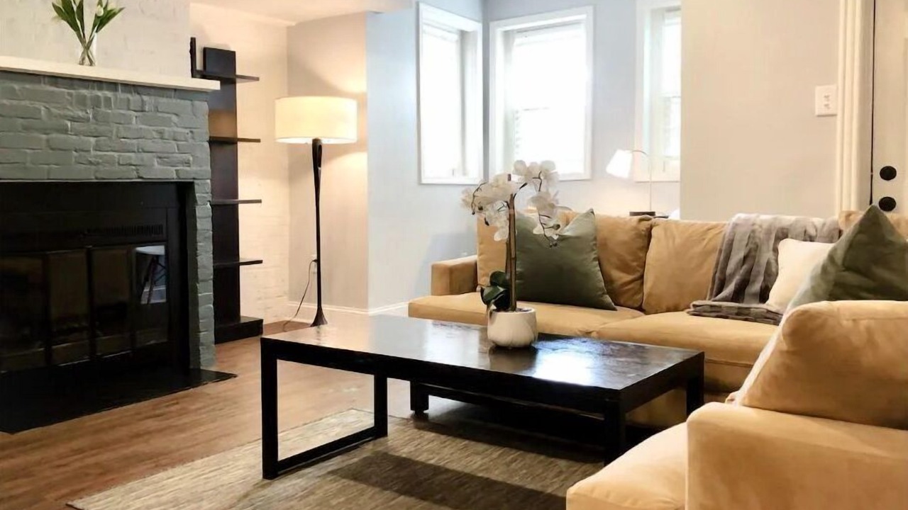 Photo of Livingroom in H Street Corridor
