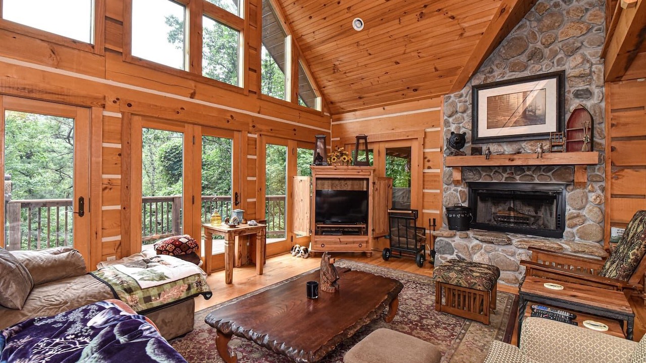 Photo of Livingroom in Old Fort